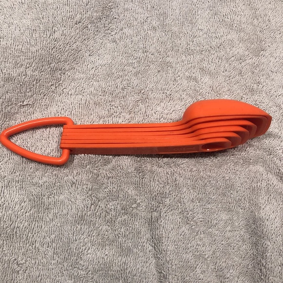 Bundle of 3 Tupperware Product. Pasta Container,Egg Separator, Measuring Spoons. - Picture 6 of 16